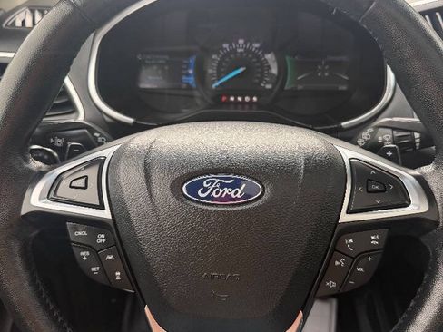 Used 2019 Ford Edge Titanium w/ Equipment Group 301A AWD/4WD image 22