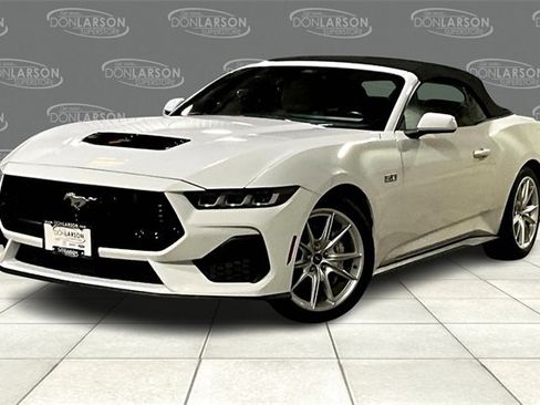Used 2024 Ford Mustang GT Premium image 3