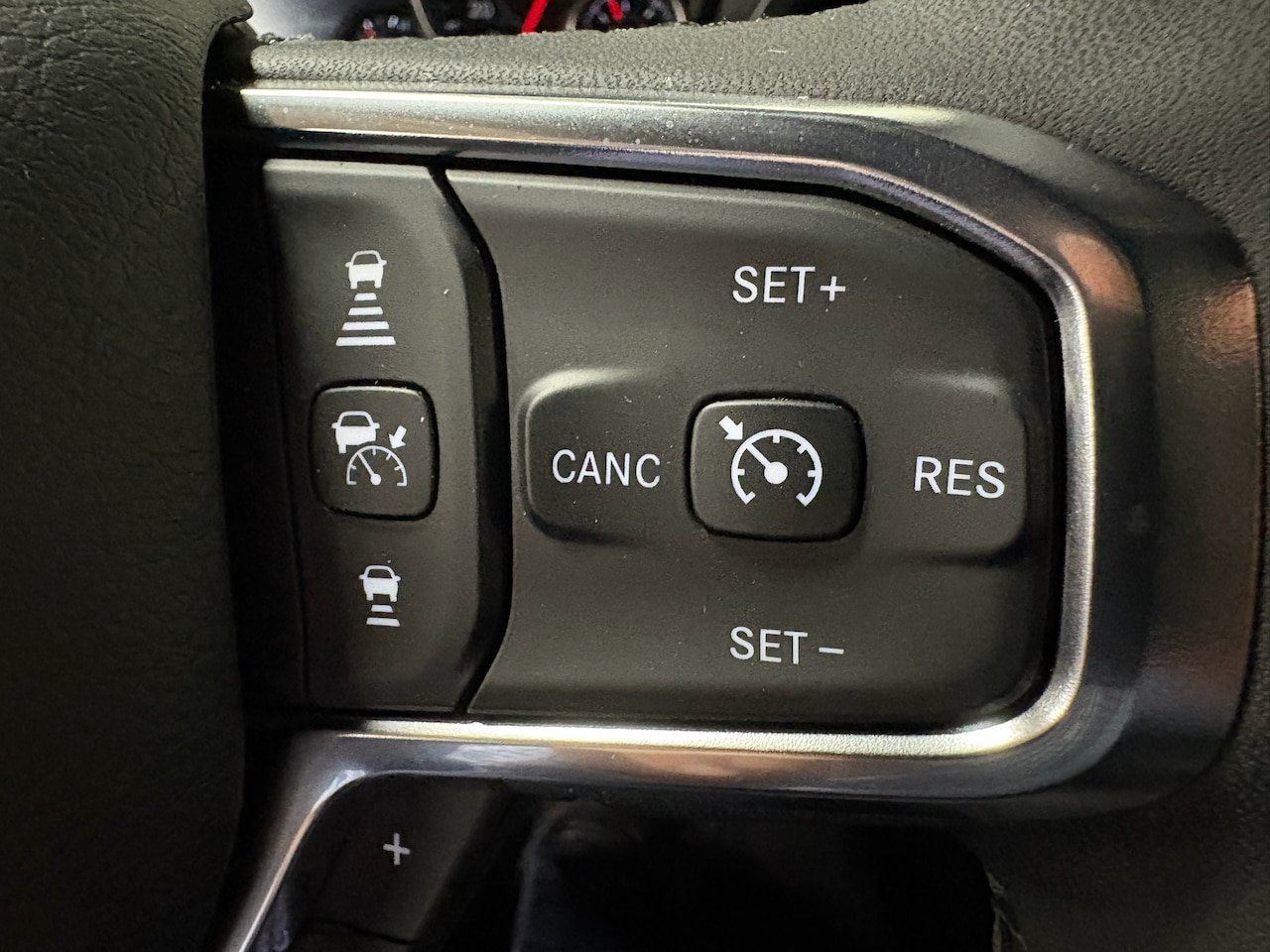 Used 2026 RAM 1500 Laramie AWD/4WD image 17