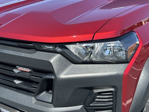 Used 2024 Chevrolet Colorado Trail Boss w/ Technology Package image 11