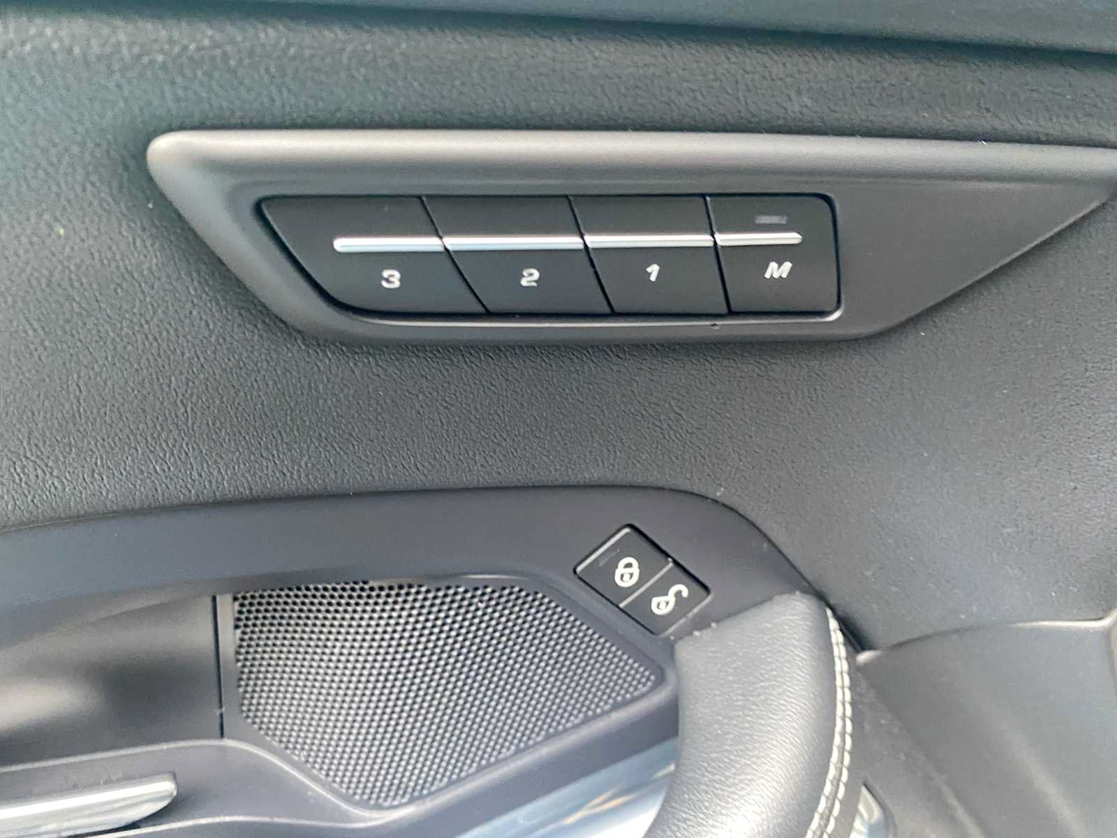 Used 2018 Jaguar E-PACE R-Dynamic SE AWD/4WD image 29