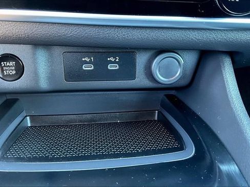 Used 2025 Nissan Rogue S FWD image 16