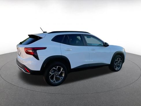 Used 2025 Chevrolet Trax LT image 15