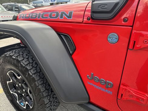 Used 2022 Jeep Wrangler Unlimited Rubicon 4xe w/ Cold Weather Group AWD/4WD image 13