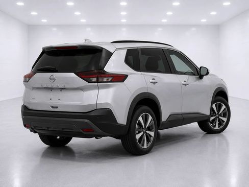 Used 2025 Nissan Rogue SV AWD/4WD image 5