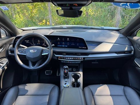 Used 2025 Cadillac XT4 Sport AWD/4WD image 25