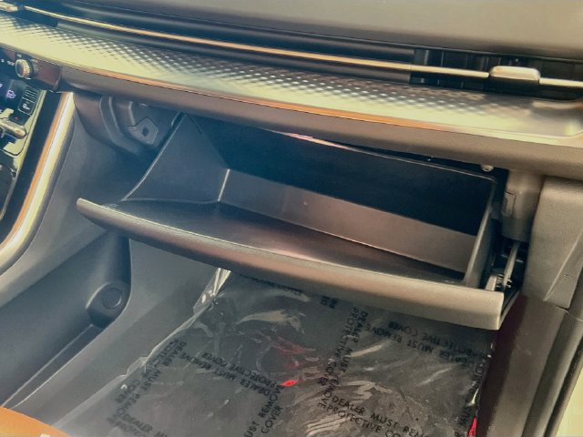 Used 2024 Kia Carnival SX Prestige FWD image 31