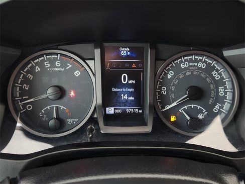 Used 2016 Toyota Tacoma SR image 17