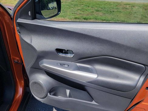 Used 2019 Nissan Kicks SR w/ SR Premium Package FWD image 17