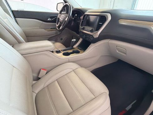 Used 2019 GMC Acadia Denali w/ Technology Package FWD image 28