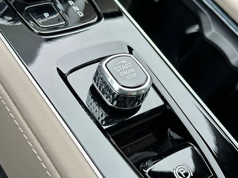 New 2026 Volvo XC90 B5 Core w/ Protection Package Premier image 23