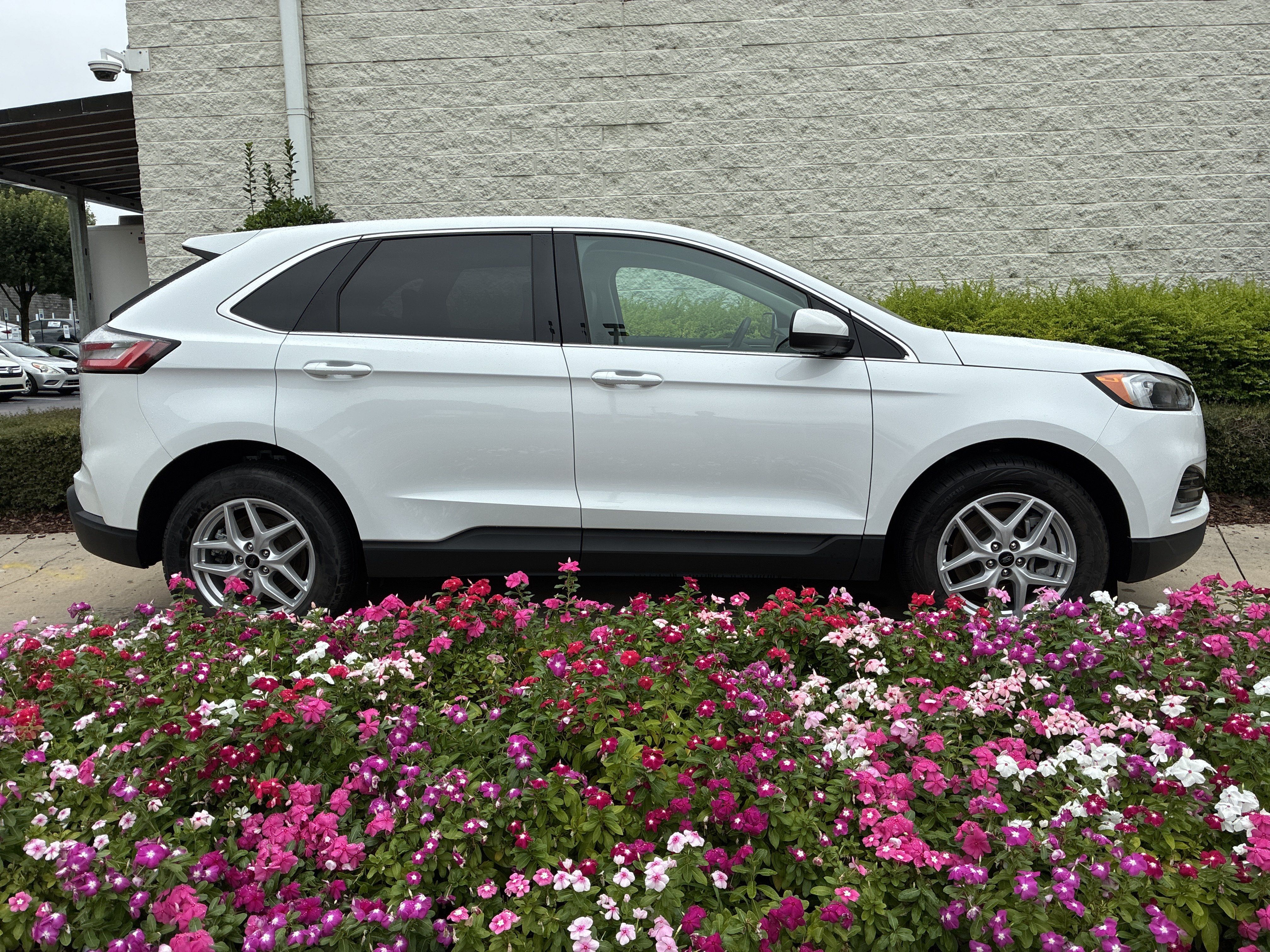 Used 2024 Ford Edge SEL AWD/4WD image 9