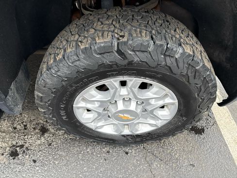 Used 2021 Chevrolet Silverado 3500 LT w/ Convenience Package image 11