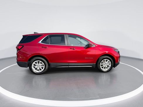 Used 2023 Chevrolet Equinox LT FWD image 9