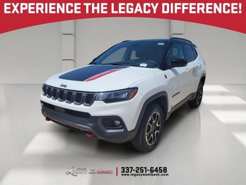 Used 2025 Jeep Compass Trailhawk AWD/4WD image 1