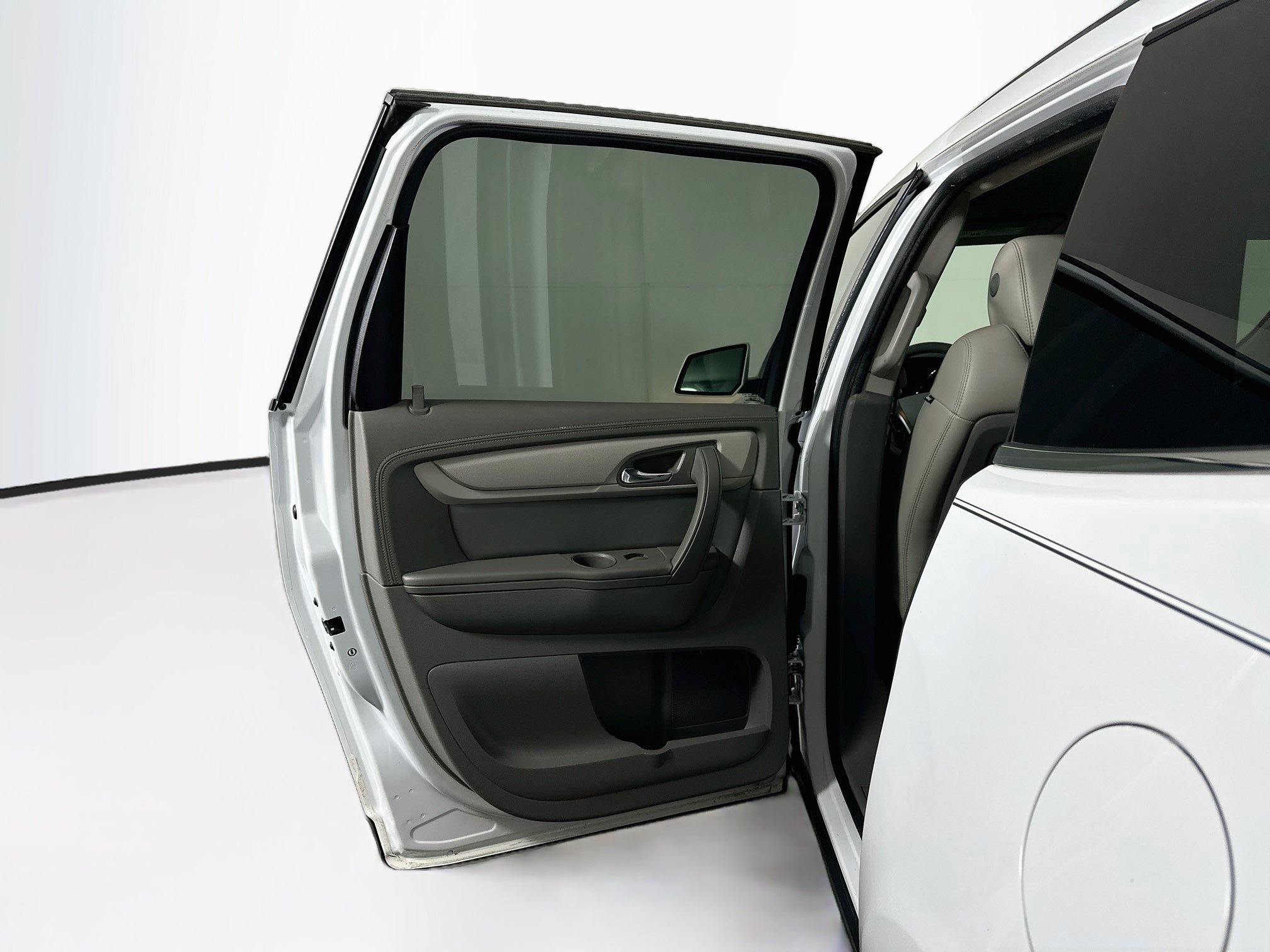 Used 2016 Chevrolet Traverse LT FWD image 25
