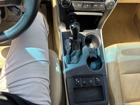 Used 2016 Toyota Camry XLE w/ Moonroof Package image 20