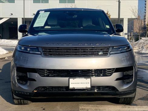 Used 2025 Land Rover Range Rover Sport image 3