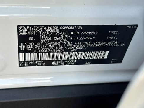 Certified 2023 Toyota Venza Nightshade AWD/4WD image 28