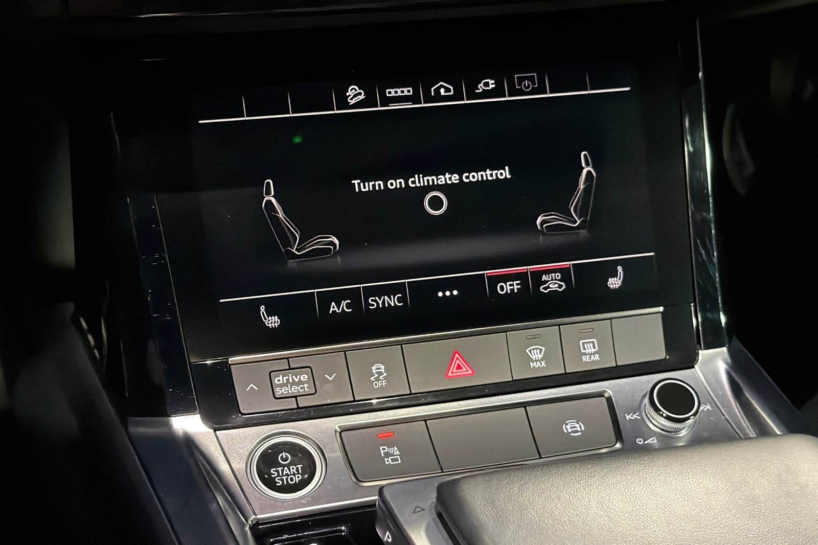 Used 2024 Audi Q8 e-tron Premium AWD/4WD image 18