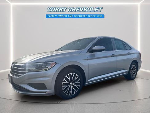 Used 2019 Volkswagen Jetta SE w/ Cold Weather Package image 4