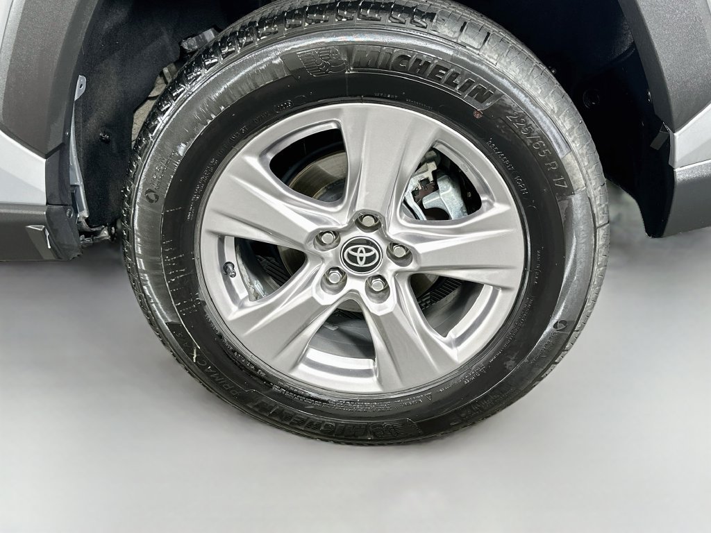 Certified 2025 Toyota RAV4 XLE FWD image 30