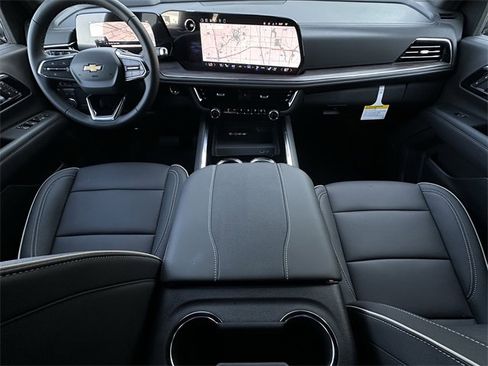 New 2026 Chevrolet Suburban Premier image 10