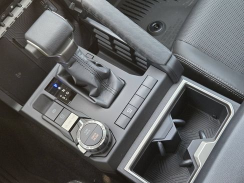 New 2026 Toyota 4Runner Limited AWD/4WD image 18