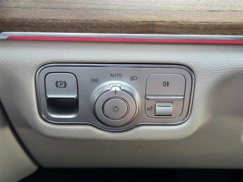 Used 2024 Mercedes-Benz GLE 450 4MATIC image 30