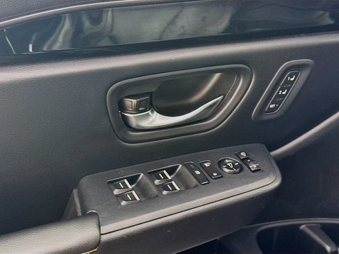 Used 2025 Honda Pilot TrailSport image 27