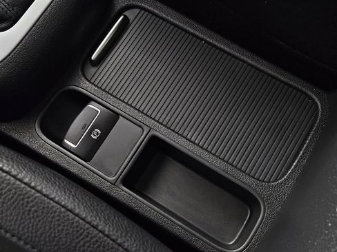 Used 2017 Volkswagen Tiguan Wolfsburg Edition FWD image 16