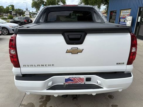 Used 2010 Chevrolet Avalanche LT w/ Luxury Package AWD/4WD image 7