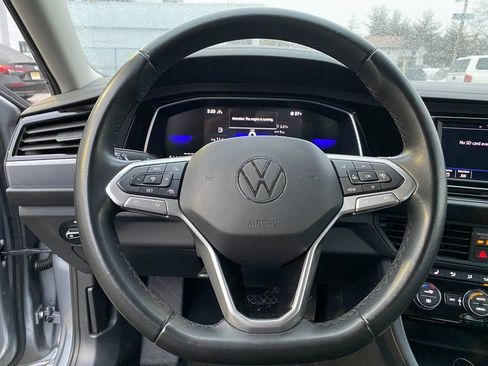 Used 2024 Volkswagen Jetta SE FWD image 20