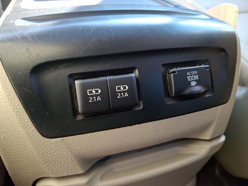 Used 2018 Toyota Sienna XLE image 12