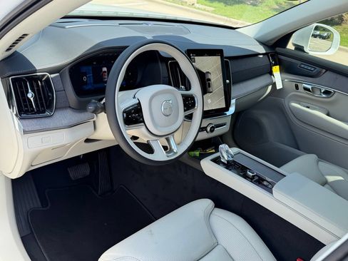 New 2026 Volvo XC90 B5 Ultra w/ Protection Package AWD/4WD image 12