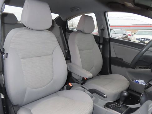 Used 2016 Hyundai Accent SE image 39