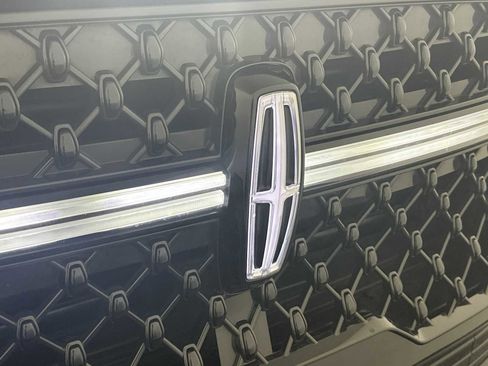 Used 2025 Lincoln Navigator L Reserve w/ Jet Appearance Package AWD/4WD image 12