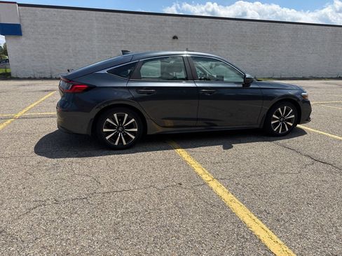 Used 2022 Honda Civic EX-L image 24