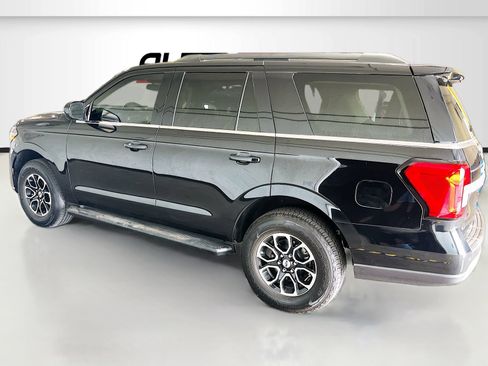 Used 2024 Ford Expedition XLT AWD/4WD image 4
