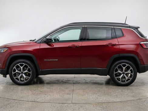 Used 2025 Jeep Compass Limited image 5