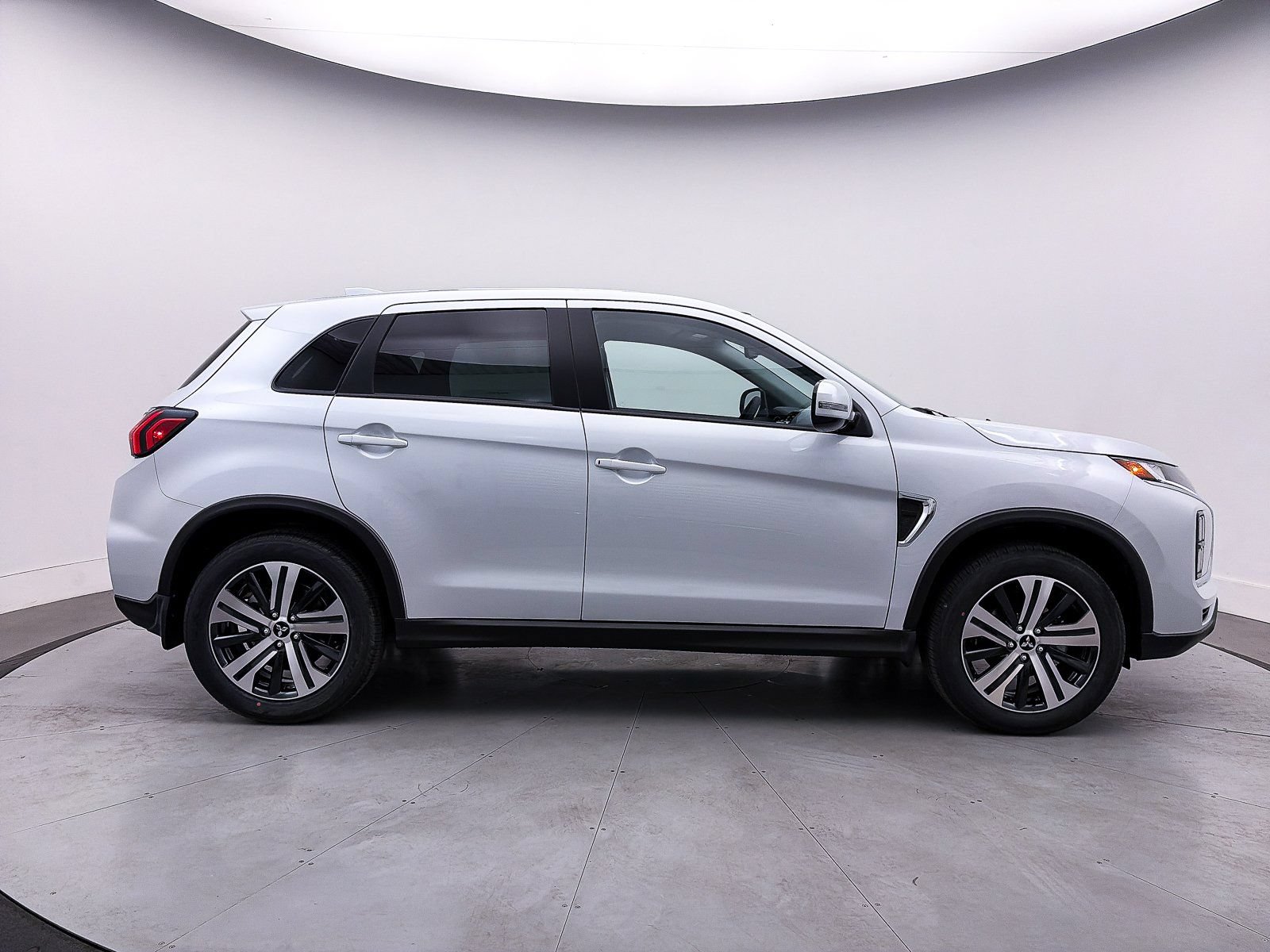 Used 2026 Mitsubishi Outlander Sport SE AWD/4WD image 27