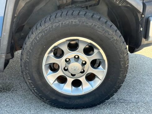 Used 2011 Toyota FJ Cruiser 4WD w/ Upgrade Pkg image 34