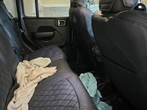 Used 2023 Jeep Gladiator Sport AWD/4WD image 4
