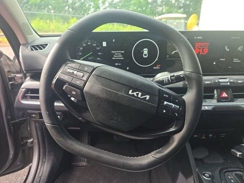 Used 2025 Kia K4 EX FWD image 11