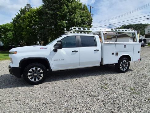Used 2024 Chevrolet Silverado 2500 Custom w/ Custom Convenience Package AWD/4WD image 12