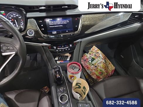 Used 2021 Cadillac XT6 Premium Luxury image 10