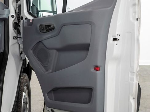 Used 2019 Ford Transit 250 Base image 19