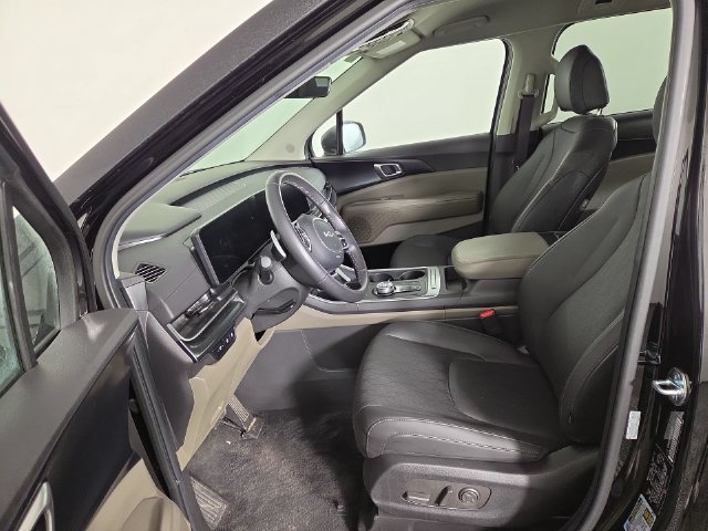 Certified 2026 Kia Carnival LXS FWD image 11