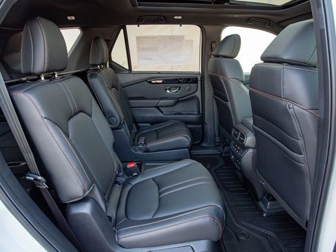 New 2026 Honda Pilot TrailSport image 16