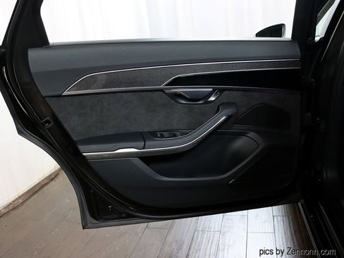 Used 2020 Audi S8 L w/ S8 Executive Package image 29